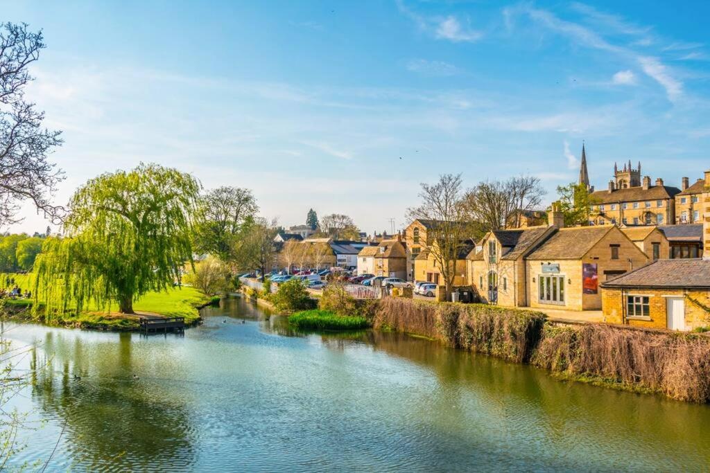 Cosy 1BD Getaway Perfect for Couples Stamford