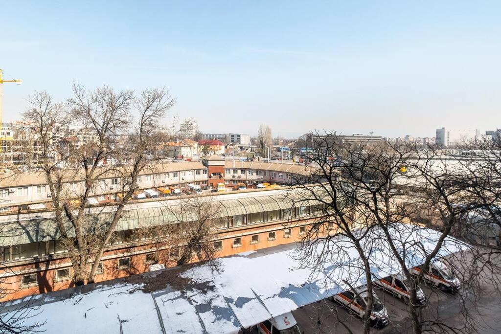 Central located 1BDR peaceful apt Fast Wi-fi