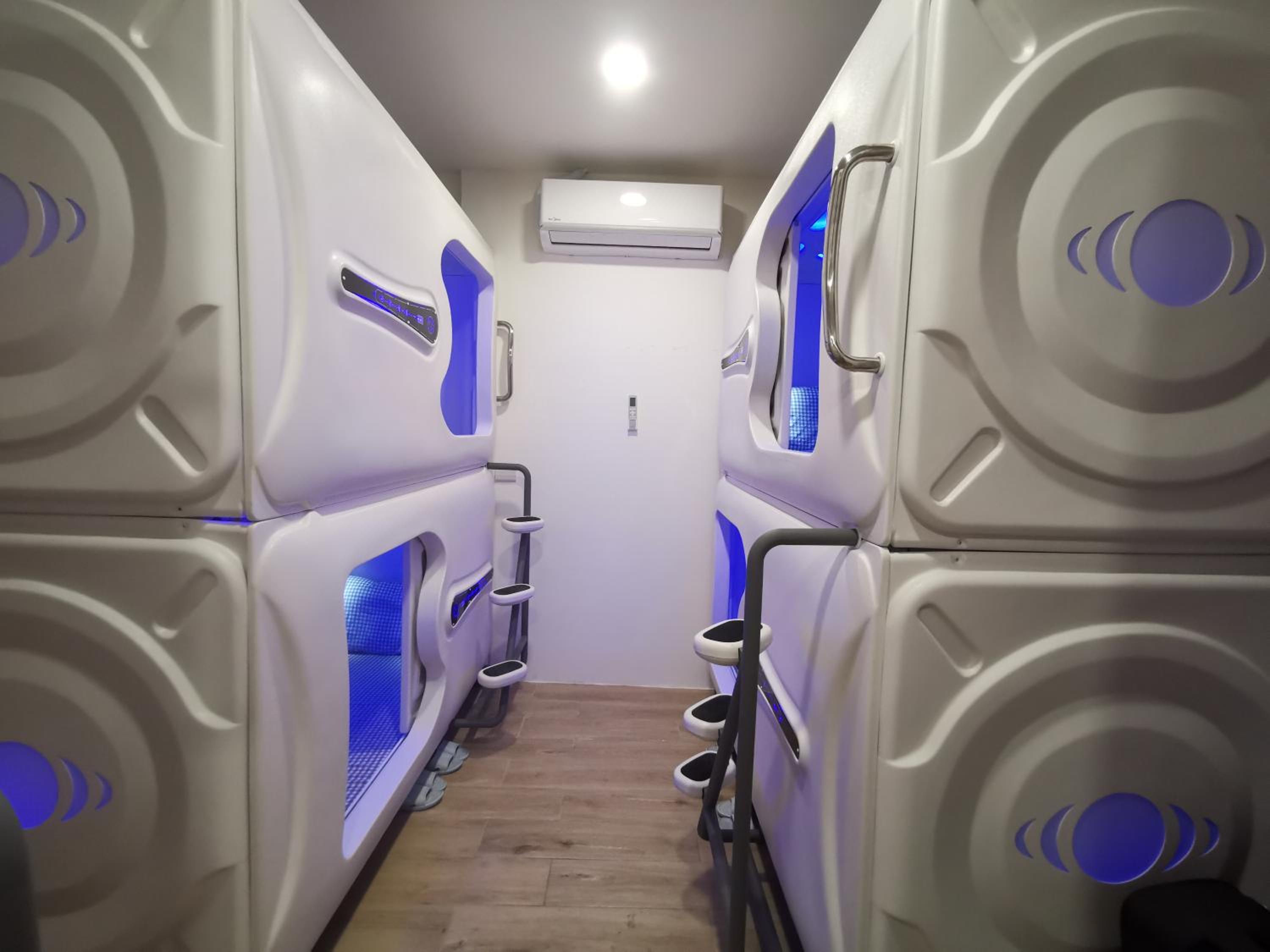 橙舍一館 TW Hostel I