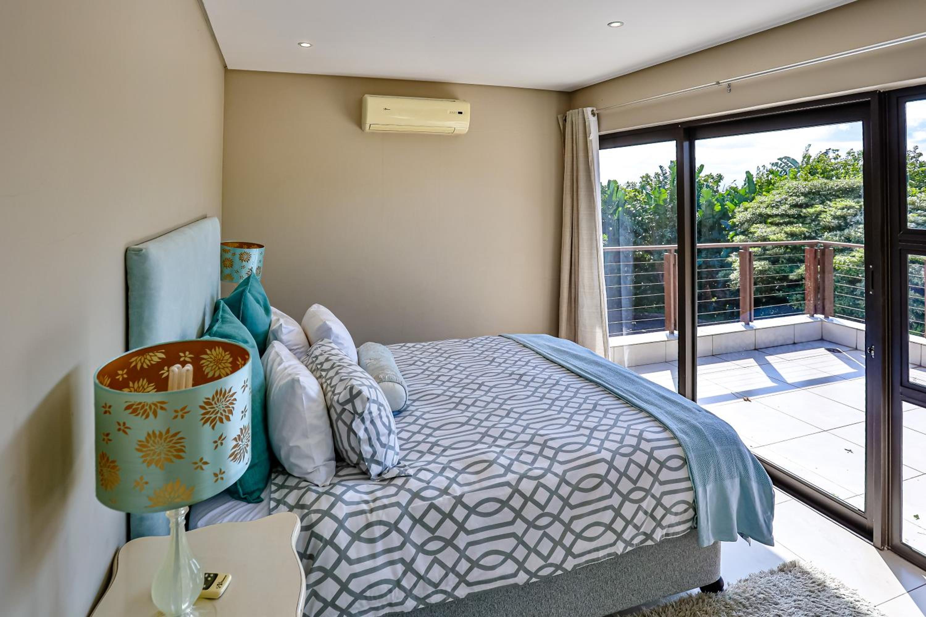 Holiday home in Zimbali view 3