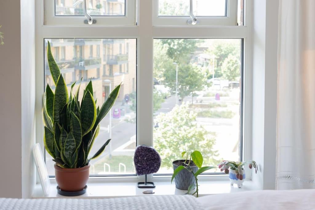 Modern 1 BR Flat wBalcony near Canary Wharf