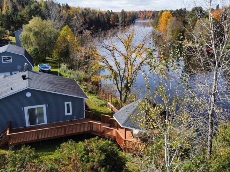 Chalet BIA - Au courant des 2 rivières