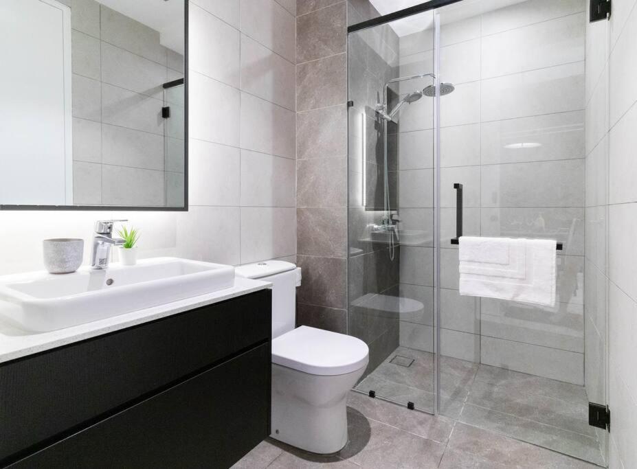Luxurious AXON Residences by Lana Host
