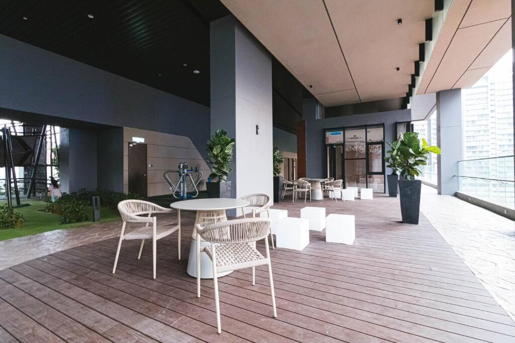 Luxurious AXON Residences by Lana Host