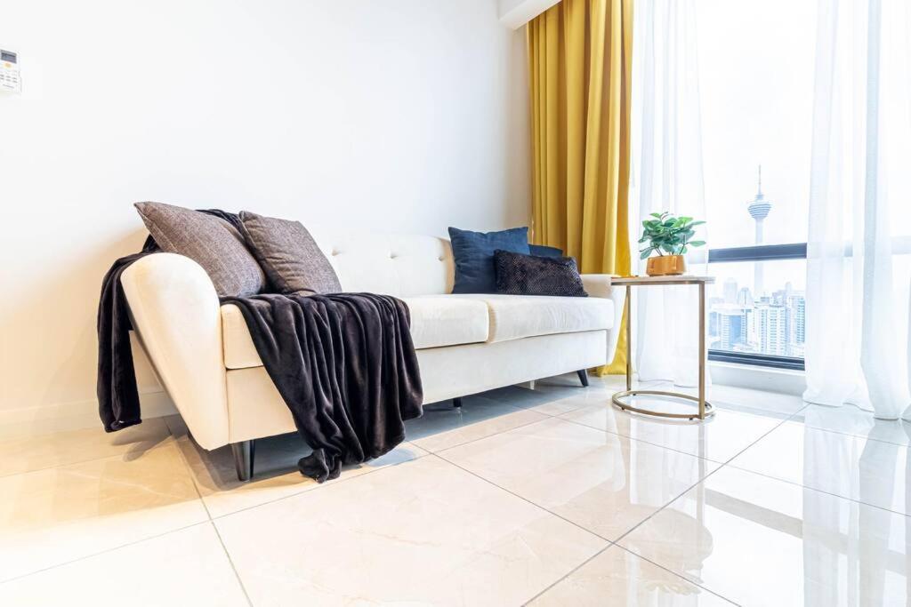 Luxurious AXON Residences by Lana Host