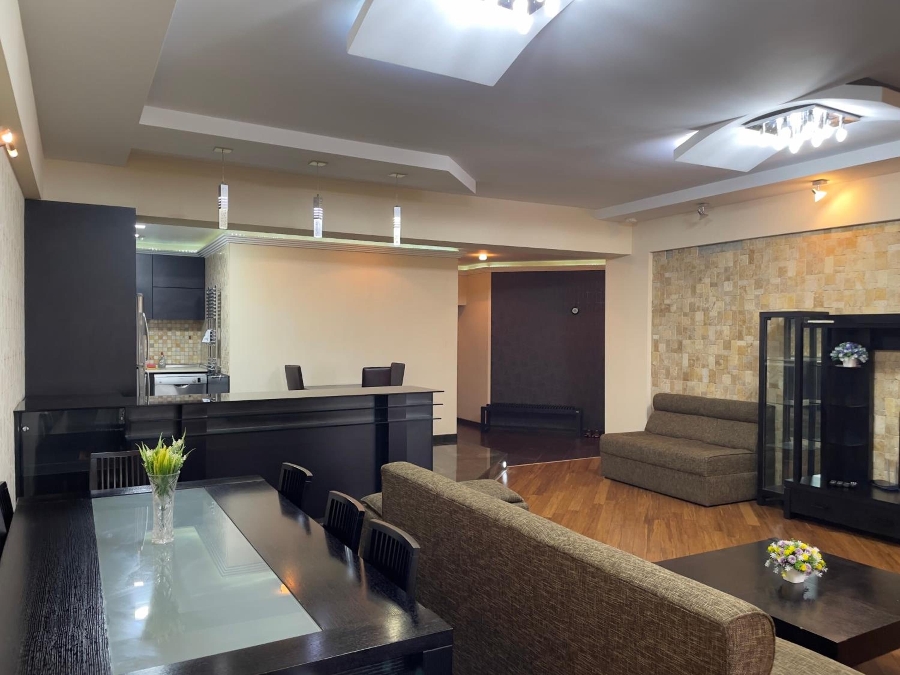 Chiraq apartment