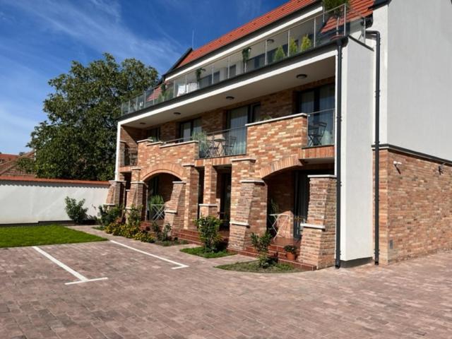 Castellum Apartmanház