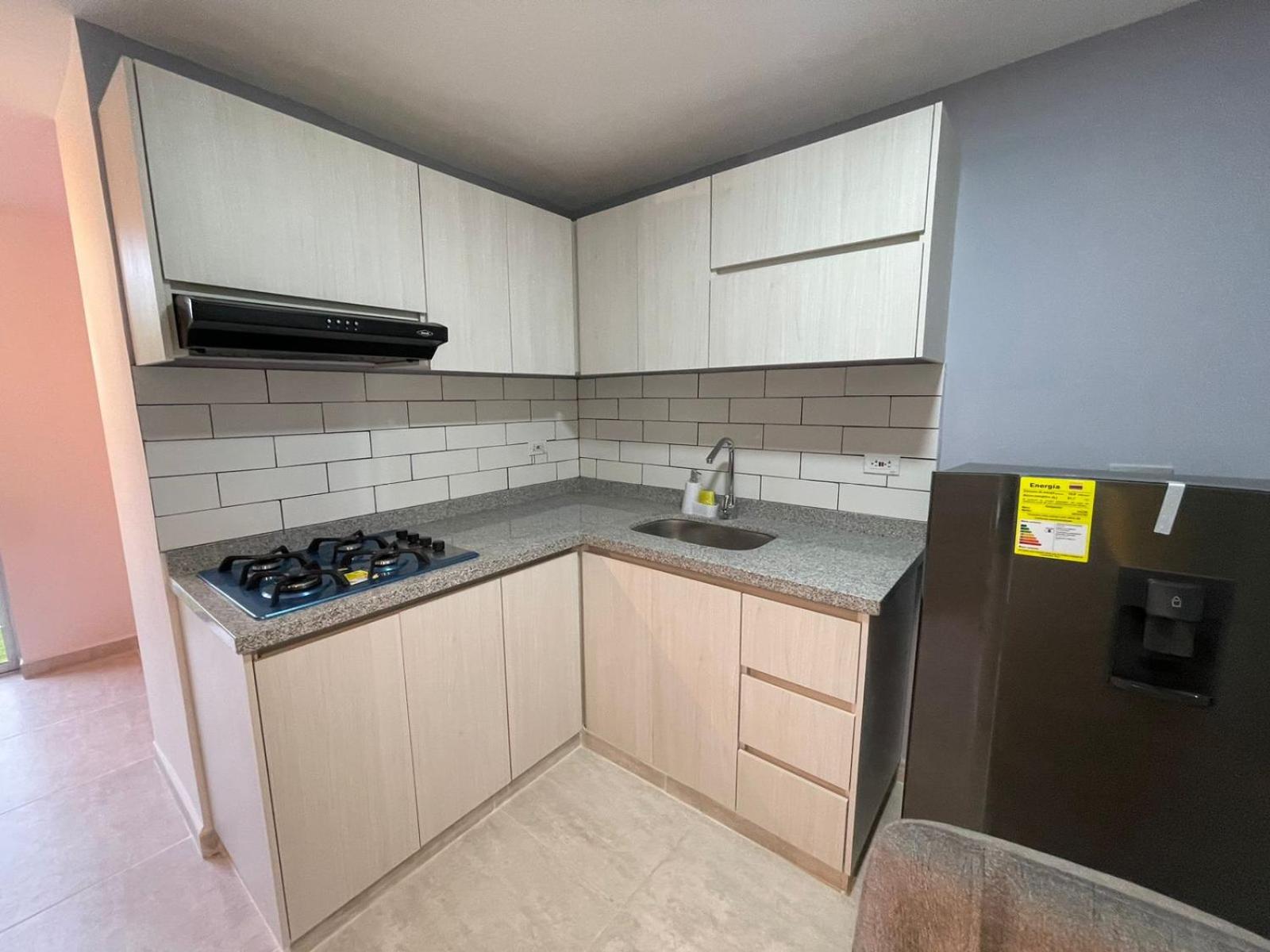 C105- Lindo y amplio apartamentos en Circasia