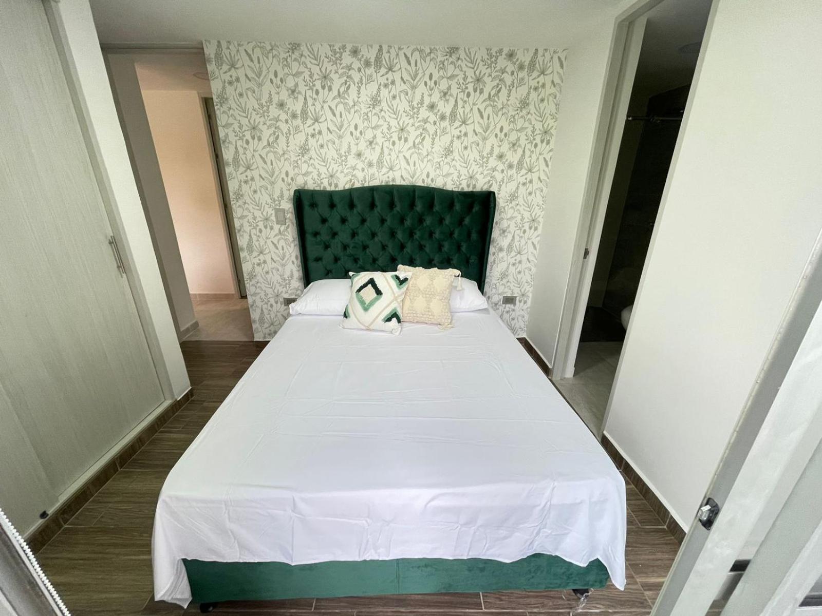 C105- Lindo y amplio apartamentos en Circasia