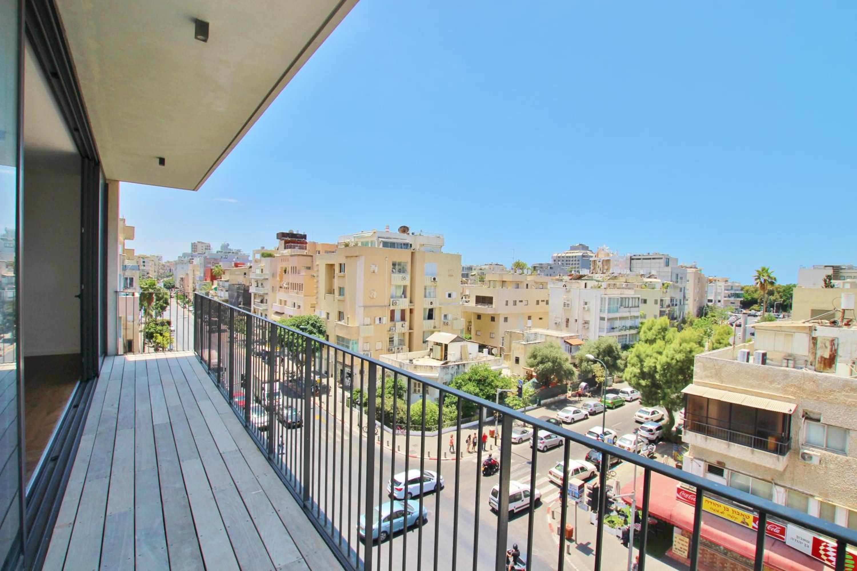 beautiful 2 bed rooms apartment on the beach view 4