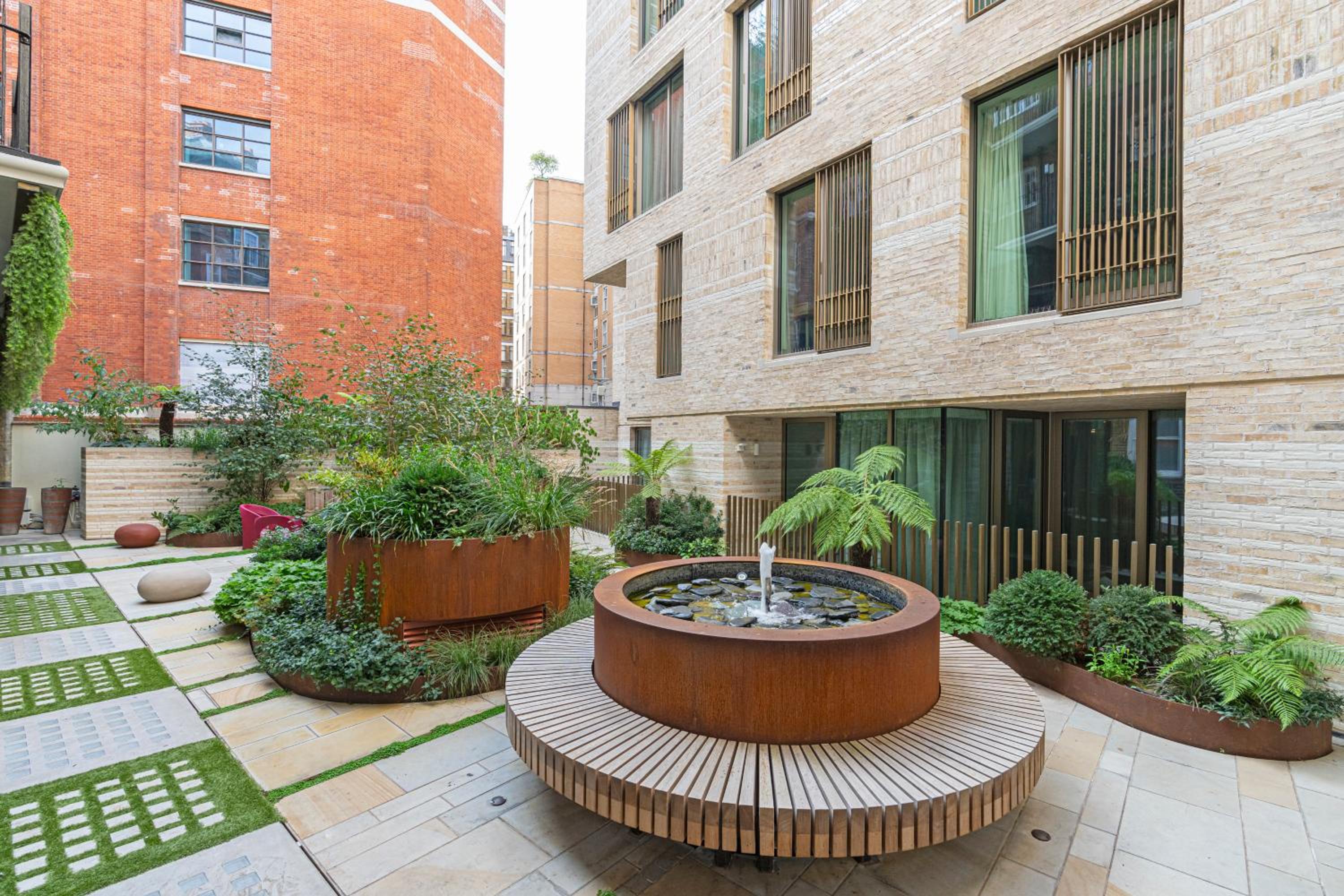 Luxury flats near Big Ben and London Eye