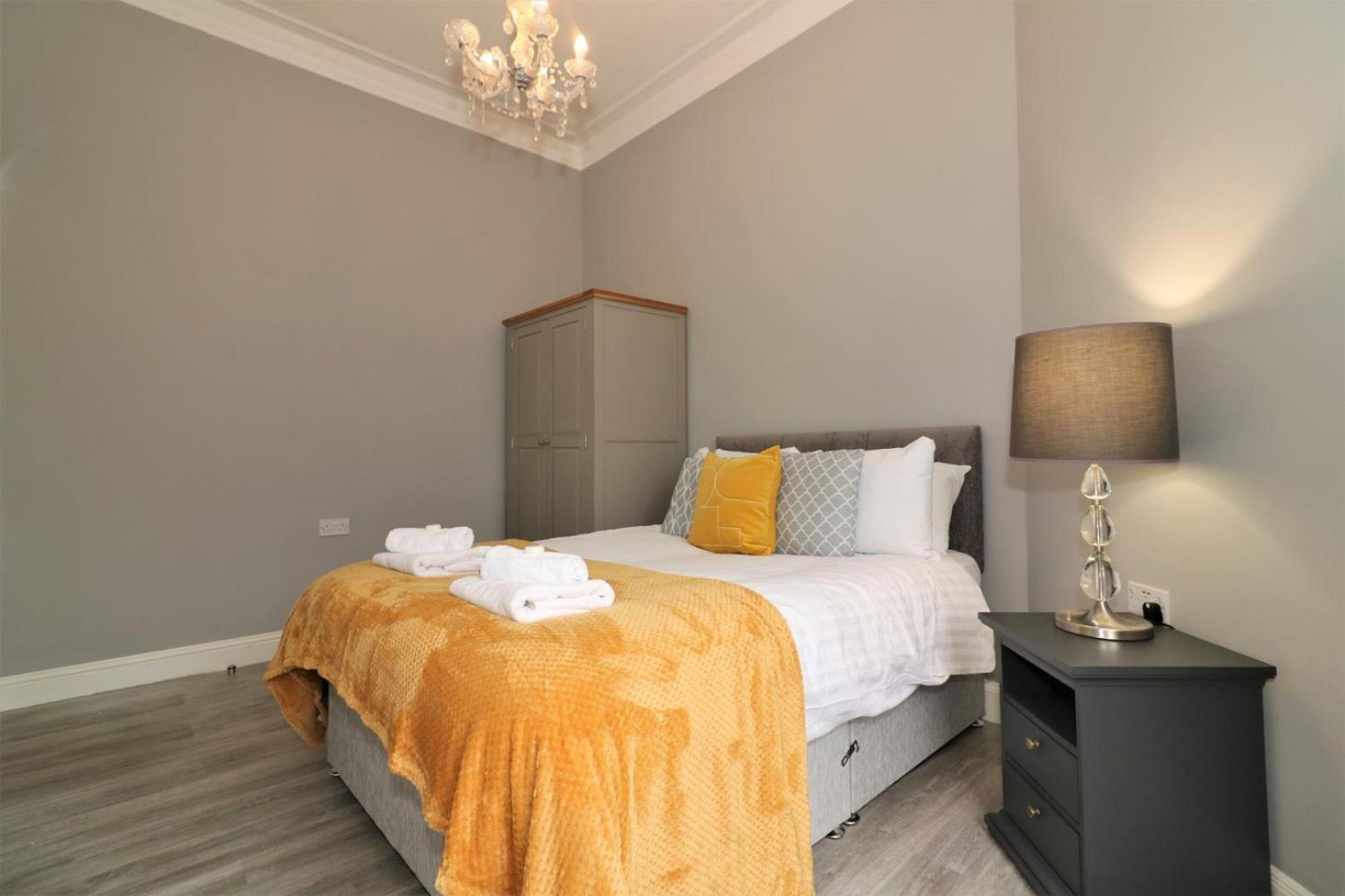 Signature - Linden House Flat 4 view 5
