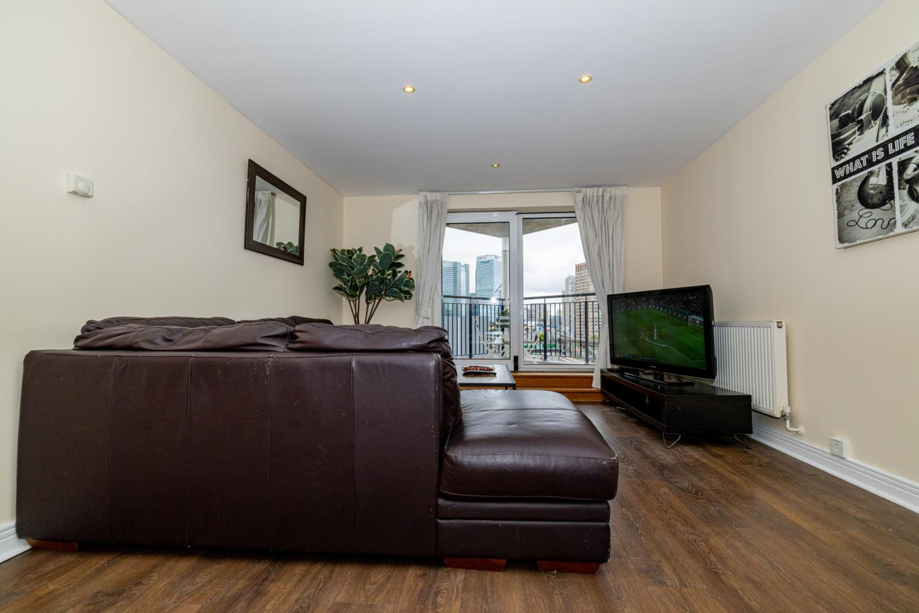 Nice Room Close to City231