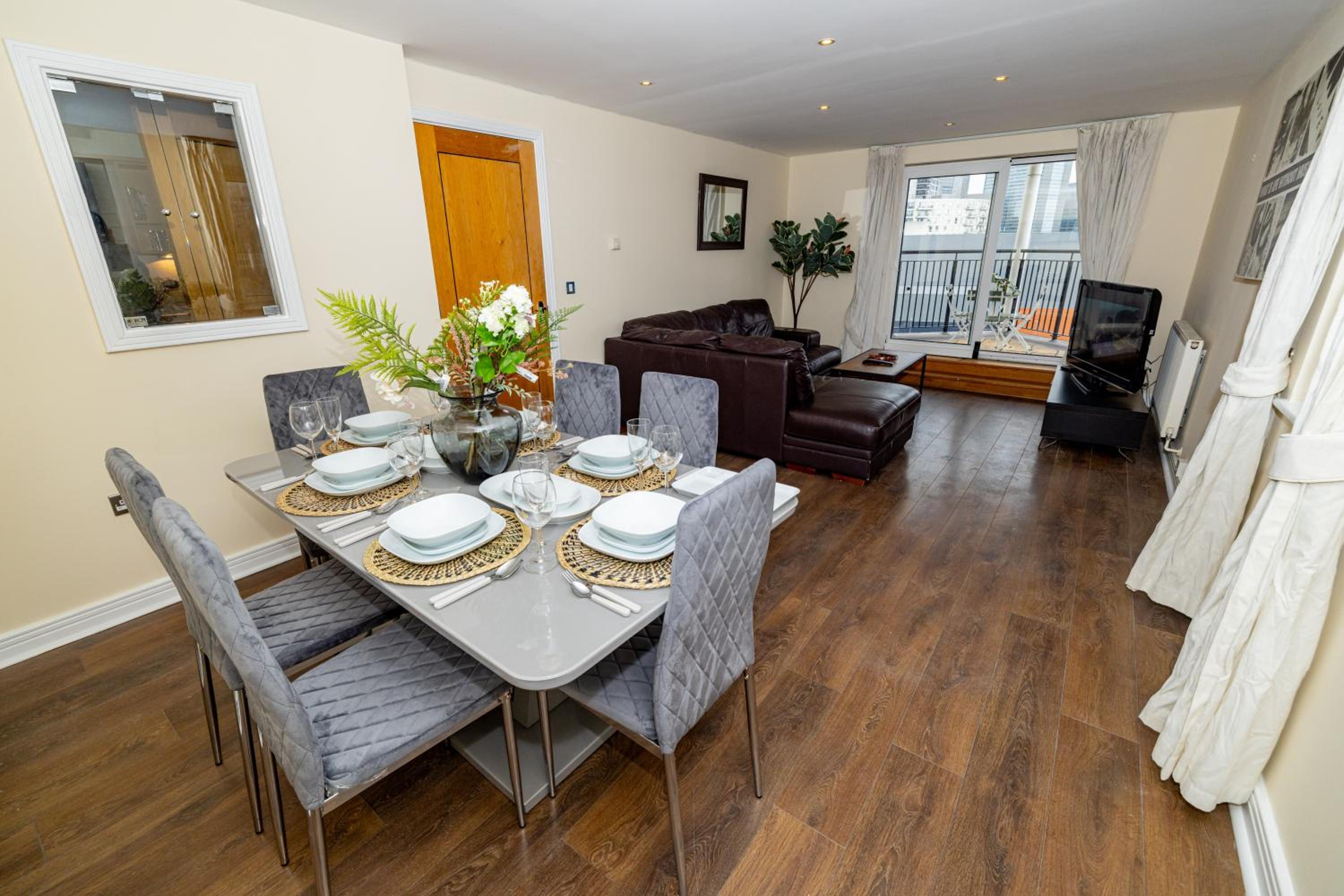 Nice Room Close to City231