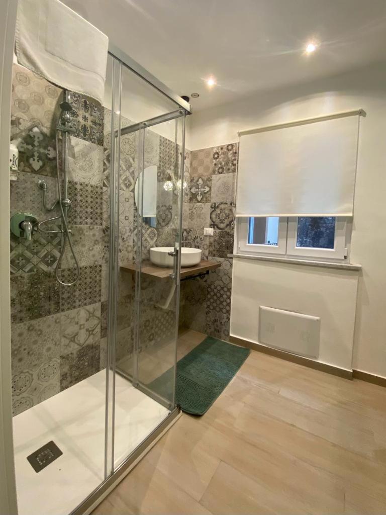 casa vacanza La corte en Trapani — bathroom