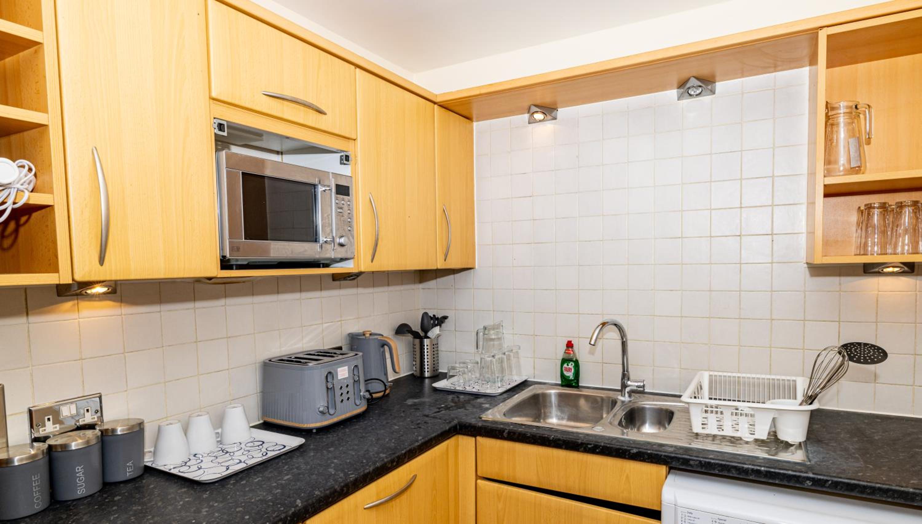 Nice Room Close to City231