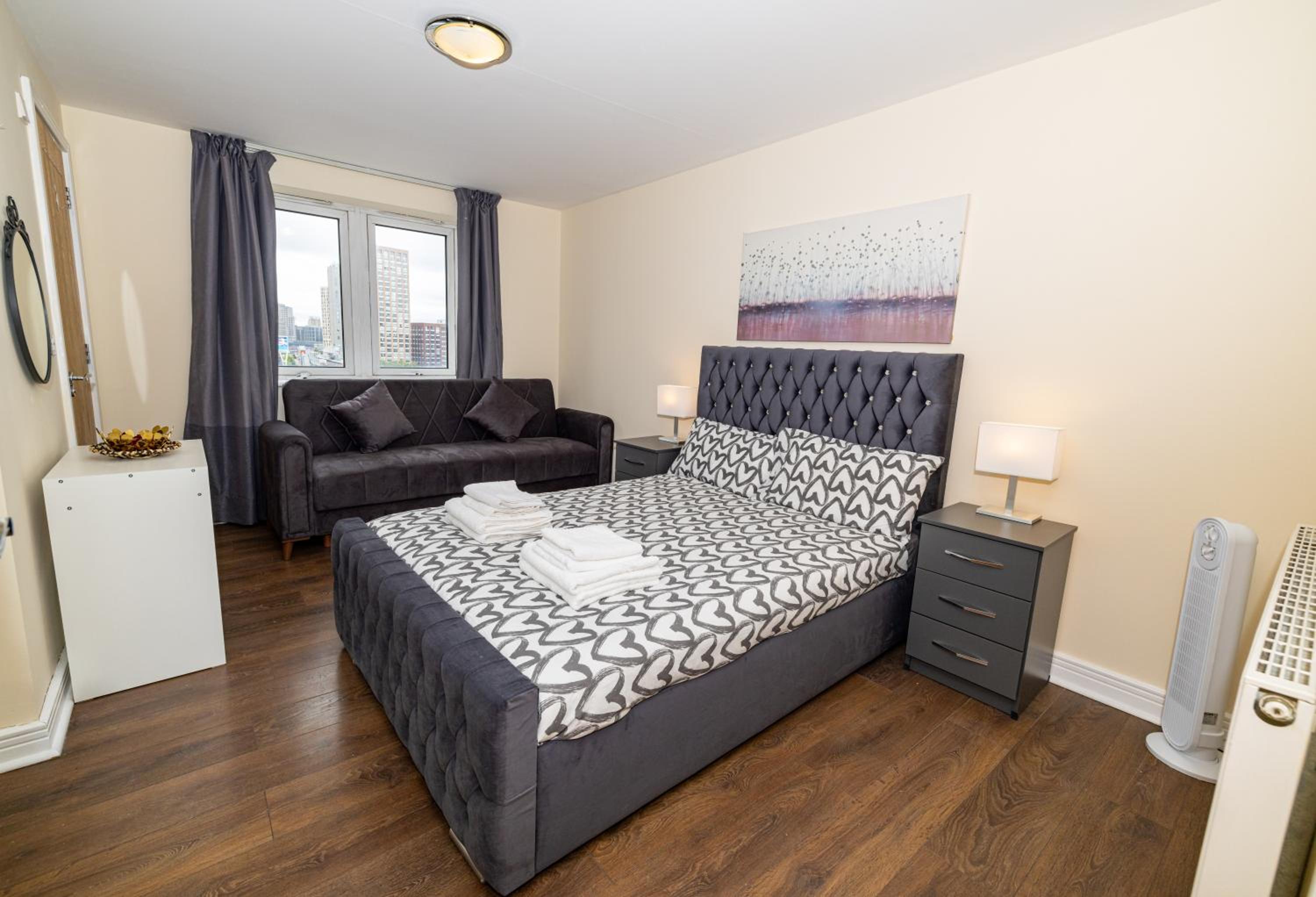 Nice Room Close to City231