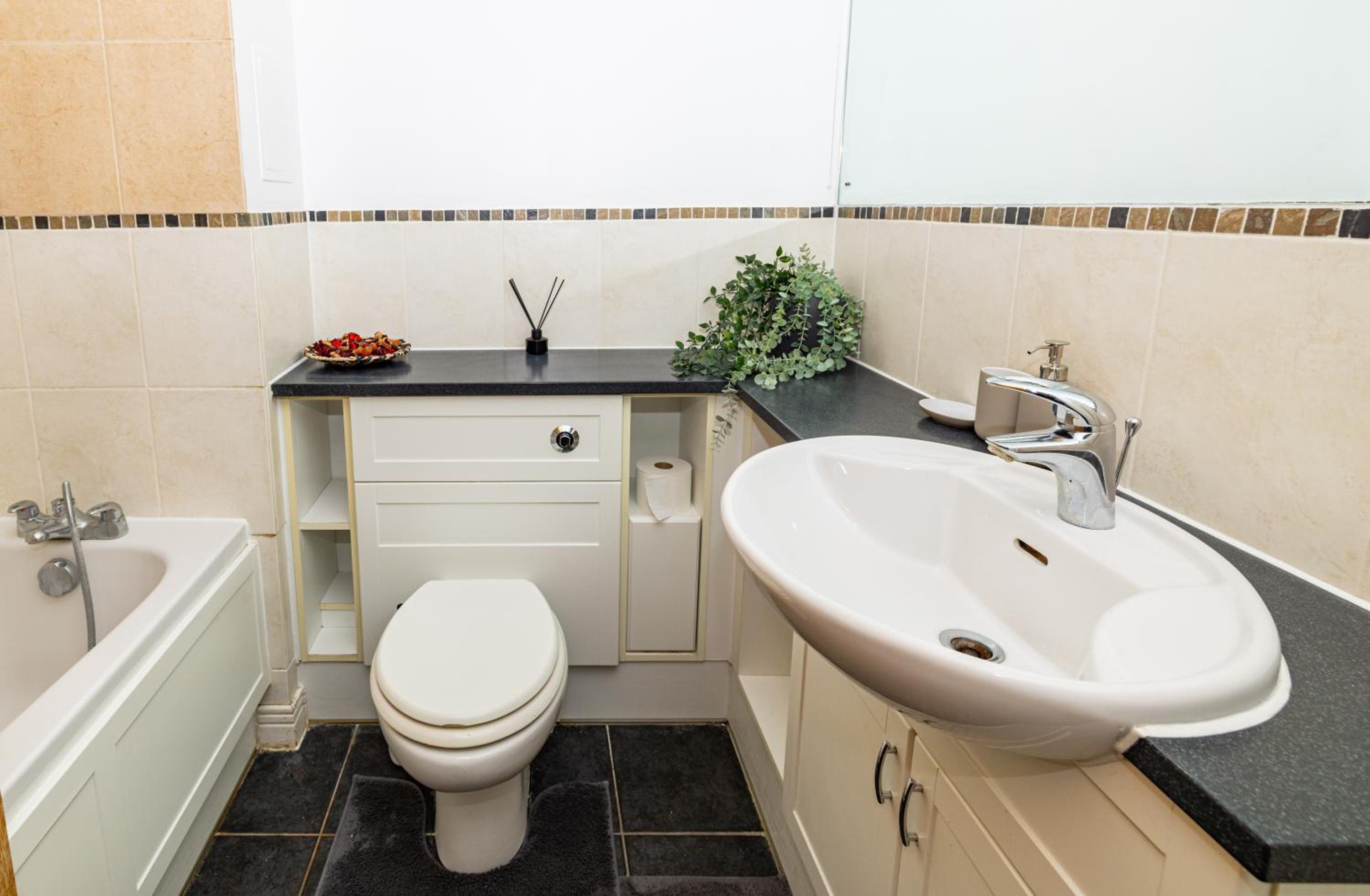 Nice Room Close to City231