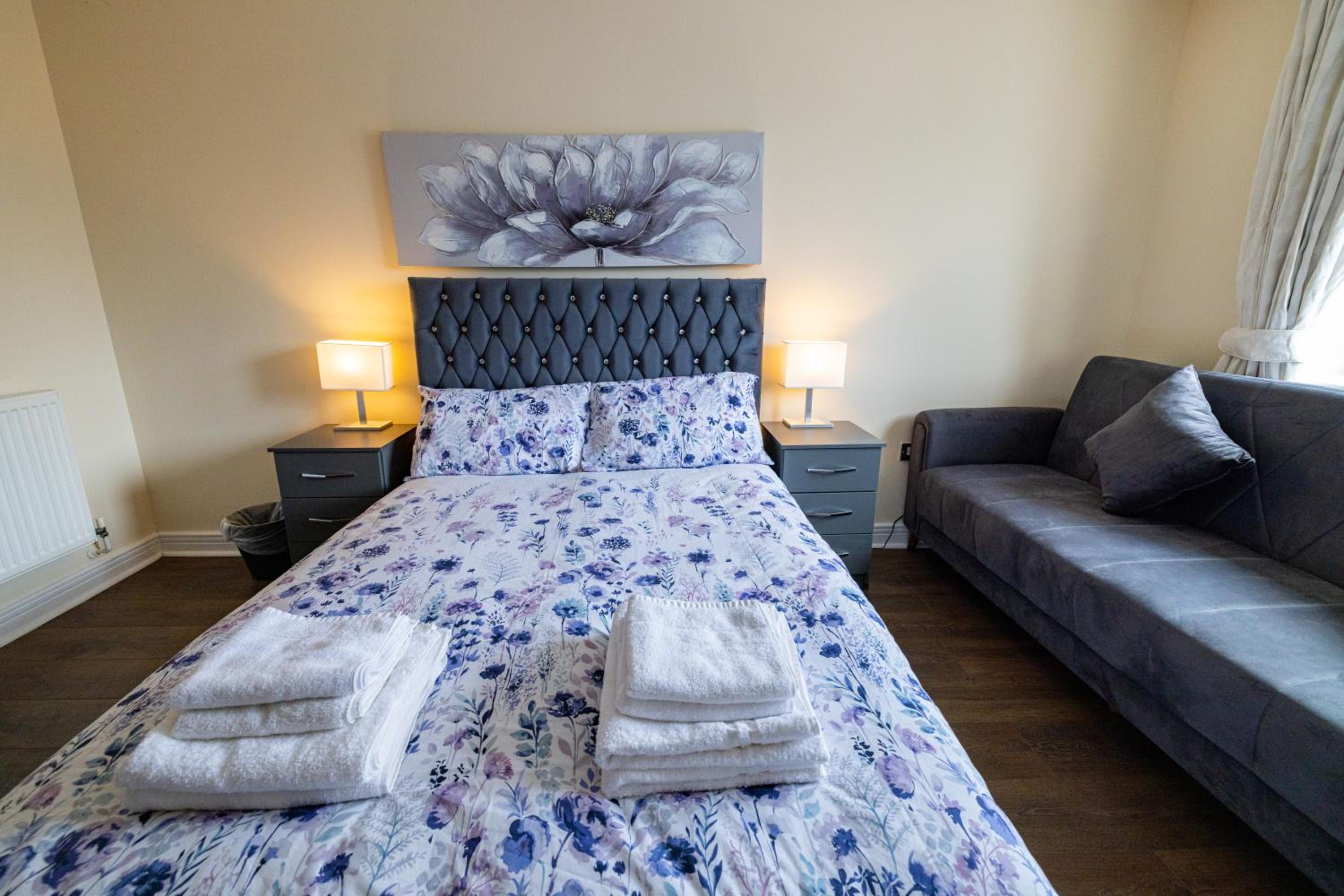 Nice Room Close to City231