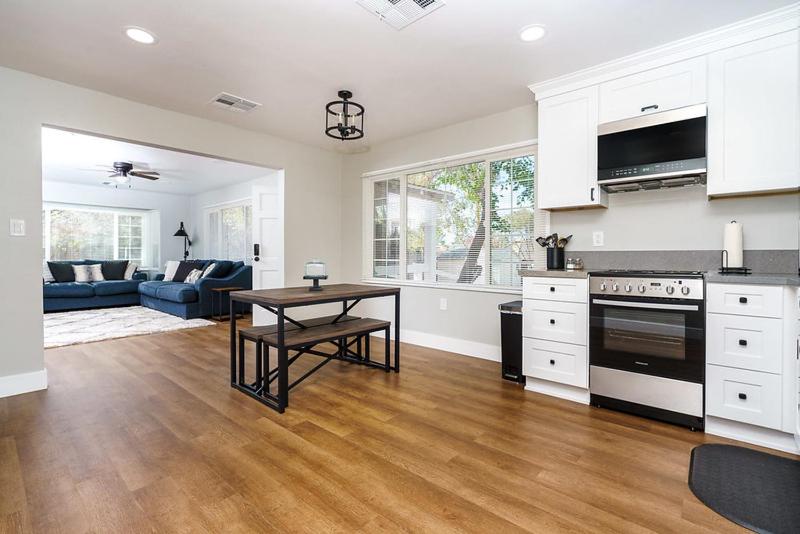 Entire 2 Bedroom Pet Friendly Cottage Home view 5