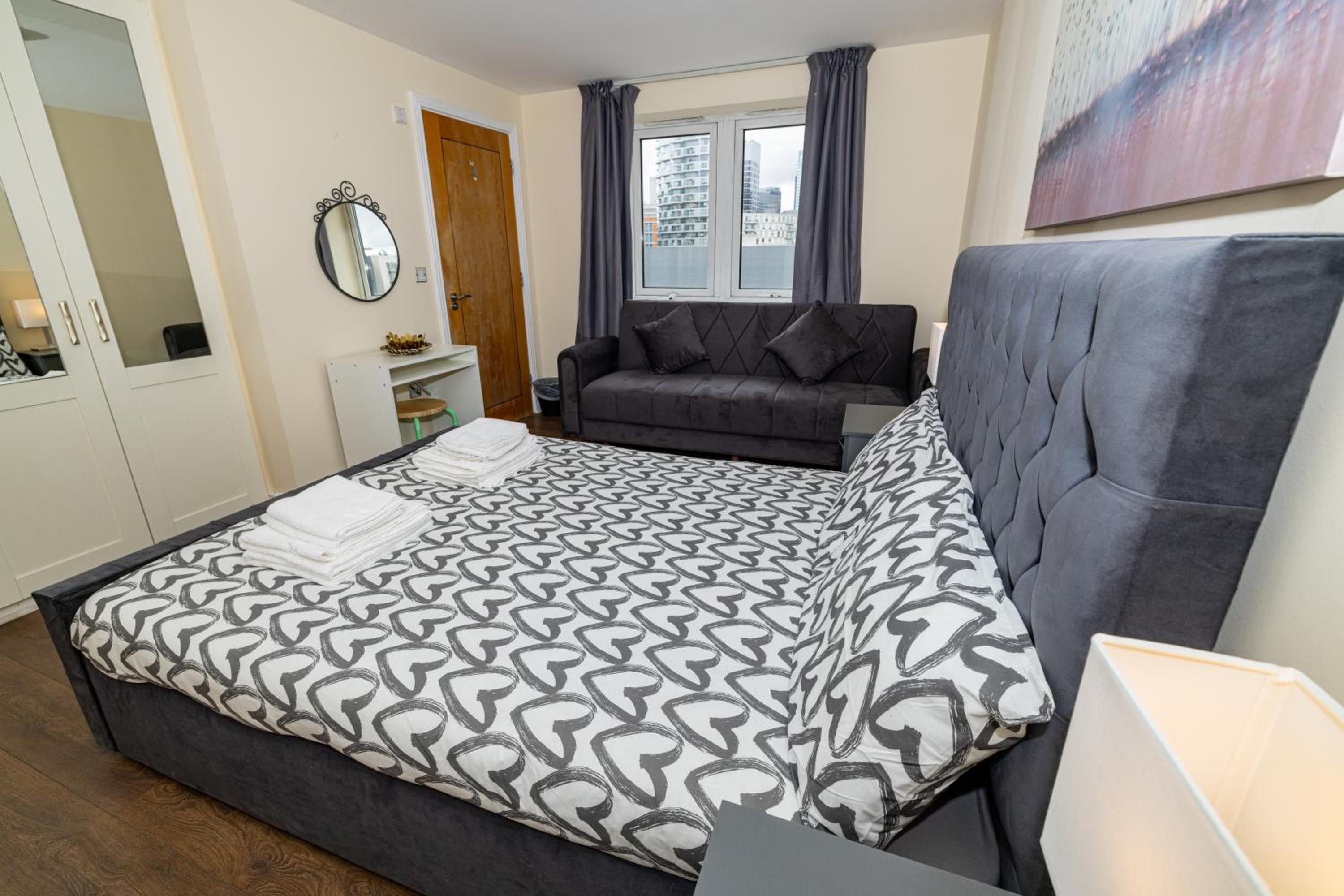 Nice Room Close to City231