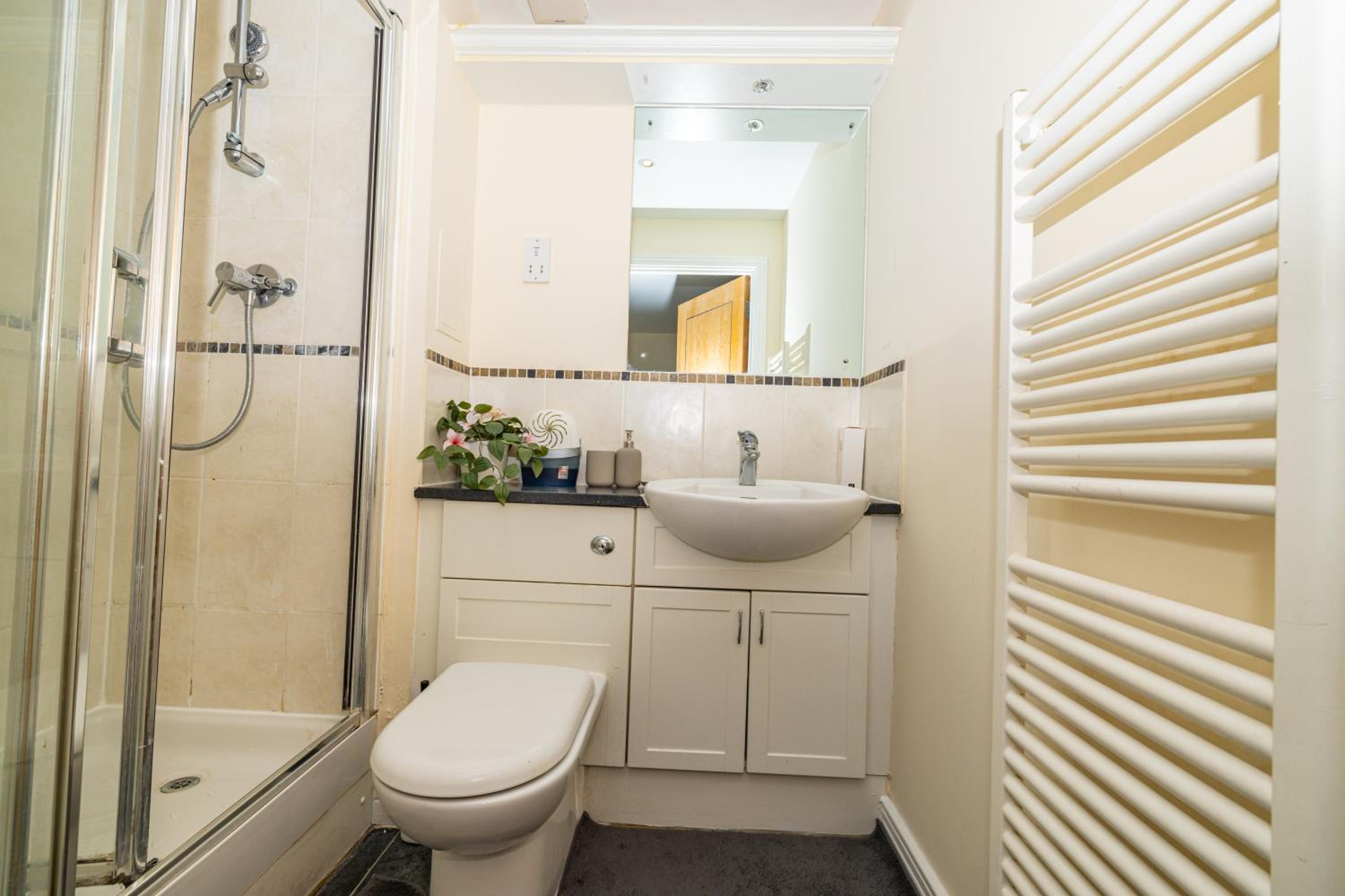 Nice Room Close to City231