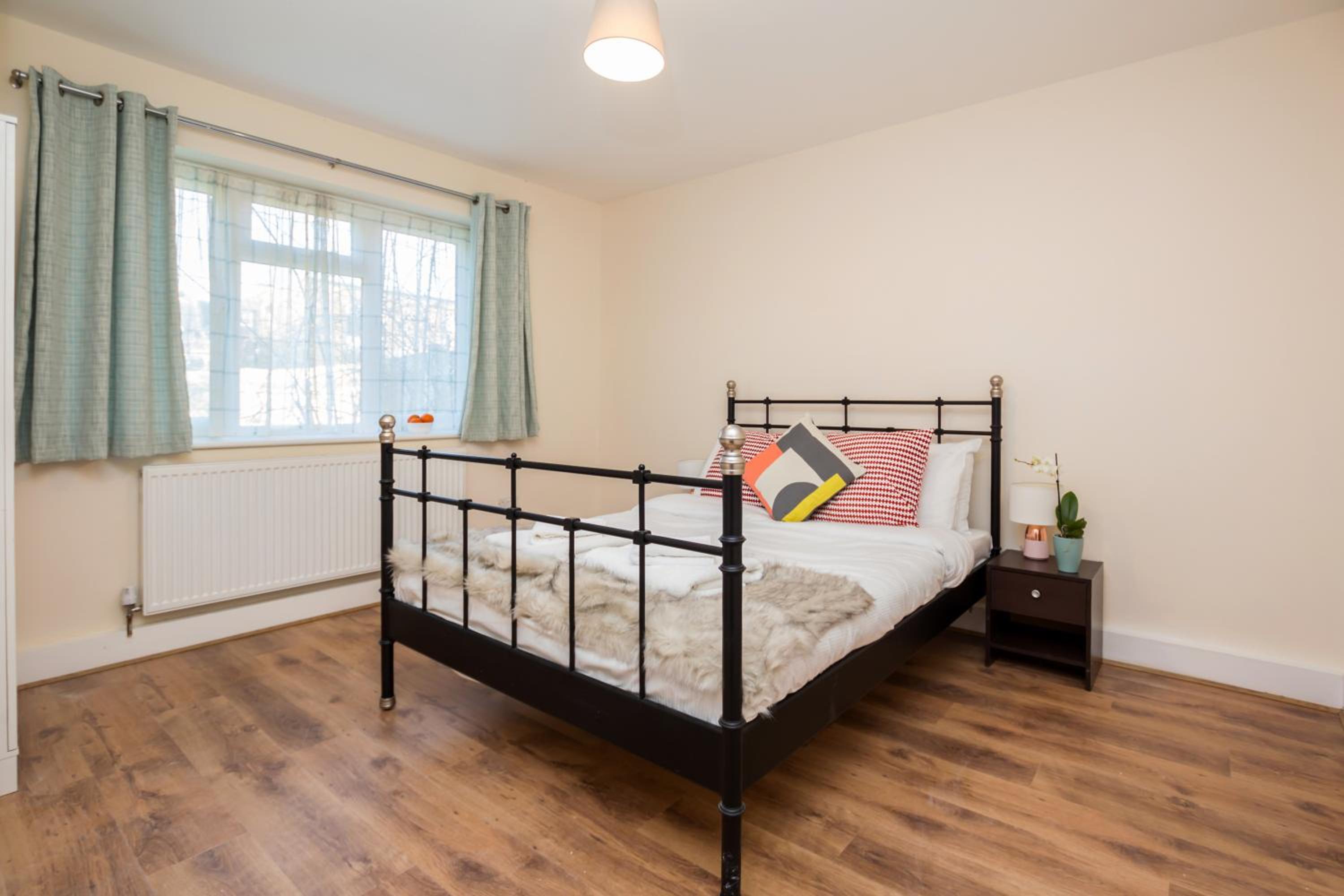 Fantastic Apt wFree Parking and Garden, QuietArea view 4