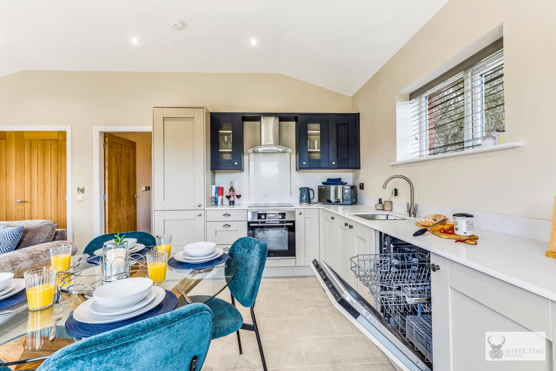 Cozy 1 Bedroom Slate Lodge Retreat view 3
