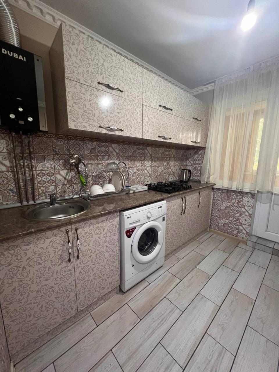 Photo 8
