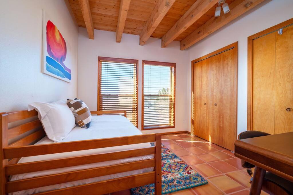Casa Escondido- Quiet, Decks, 3BR, El Dorado view 3