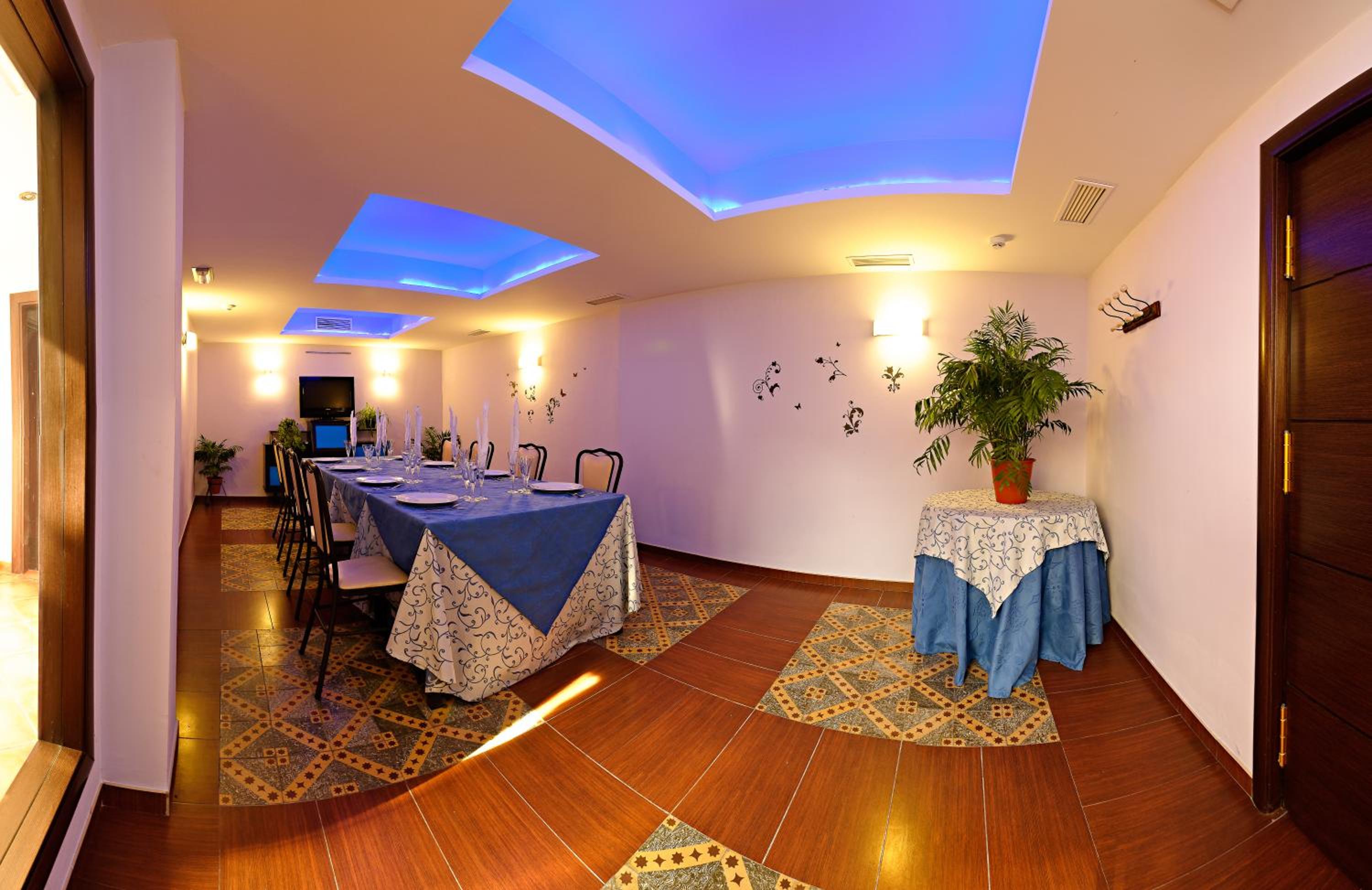 meeting & event spaces