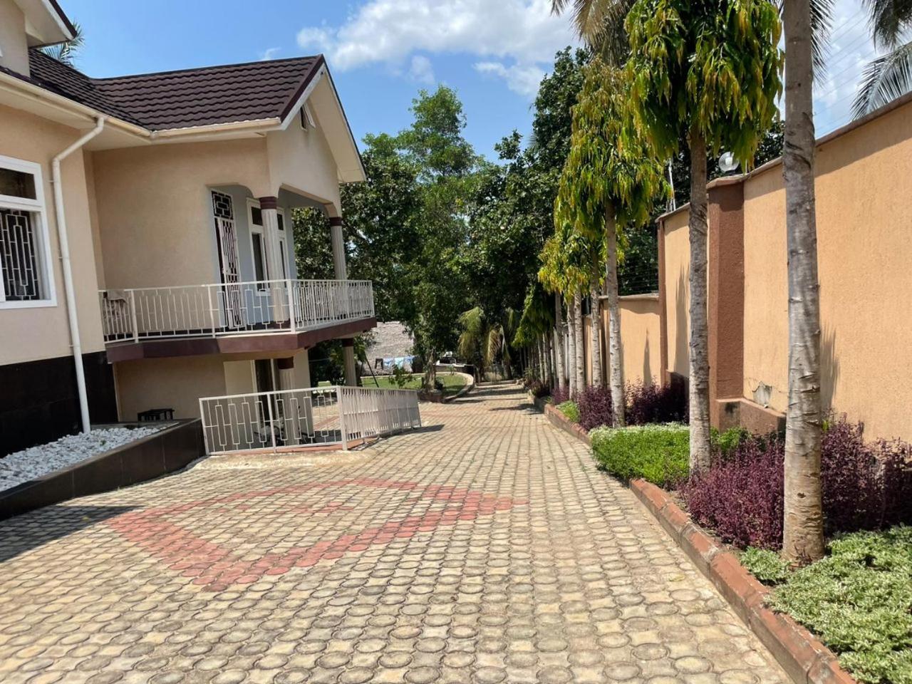 PAZURI