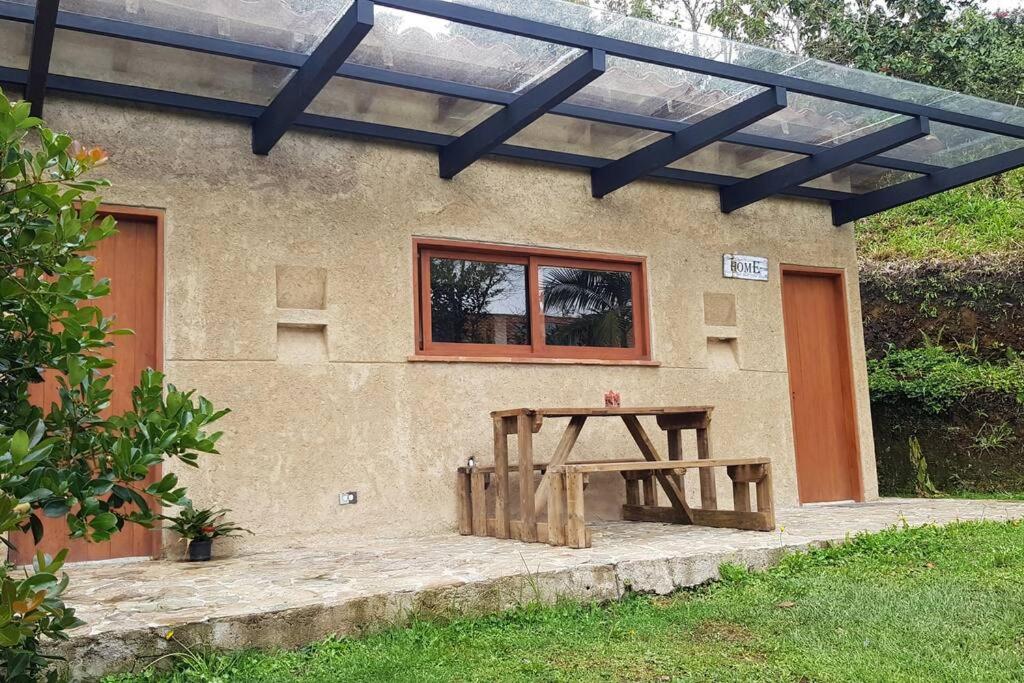 CASITA EN EL BOSQUE