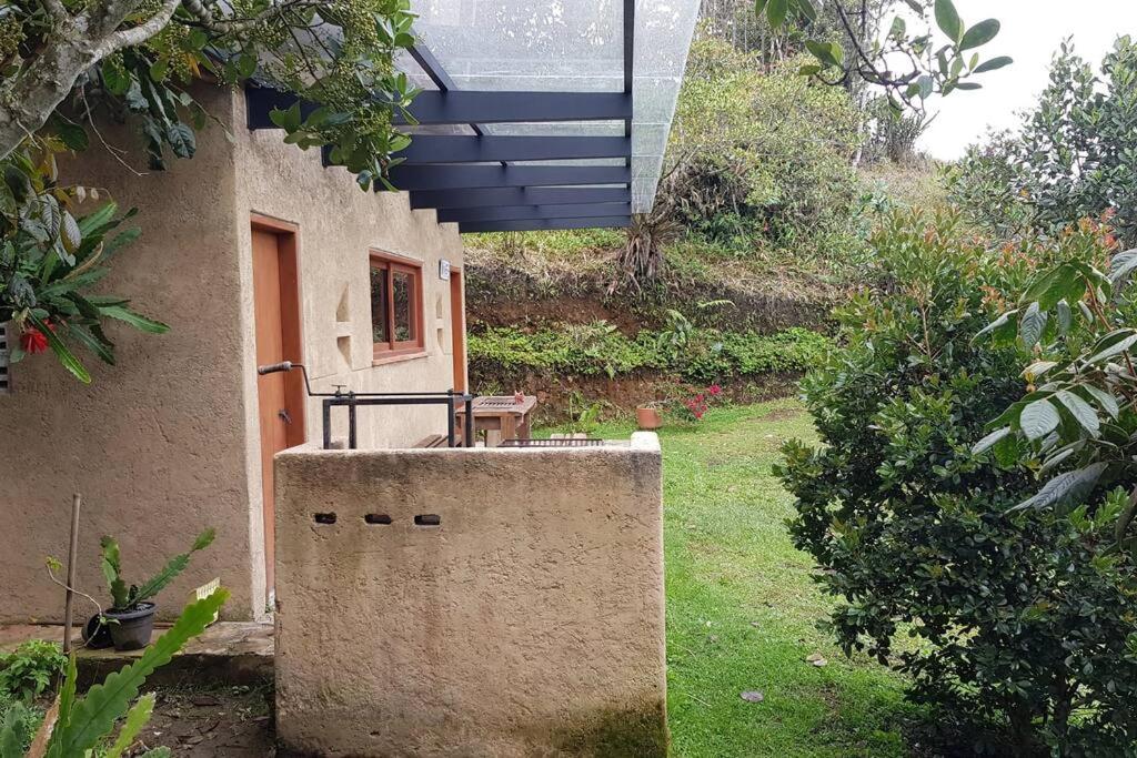 CASITA EN EL BOSQUE