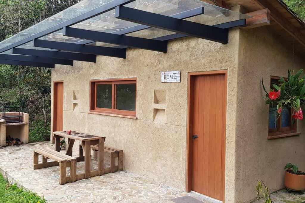 CASITA EN EL BOSQUE