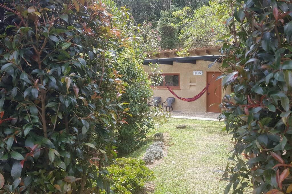 CASITA EN EL BOSQUE