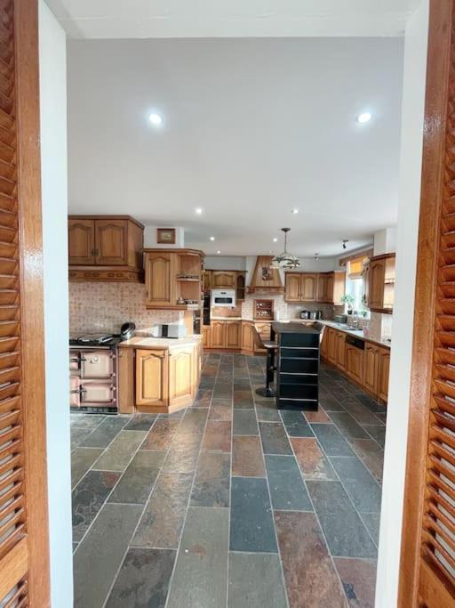 Quiet self-catering holiday home with surrounding lakes view 4