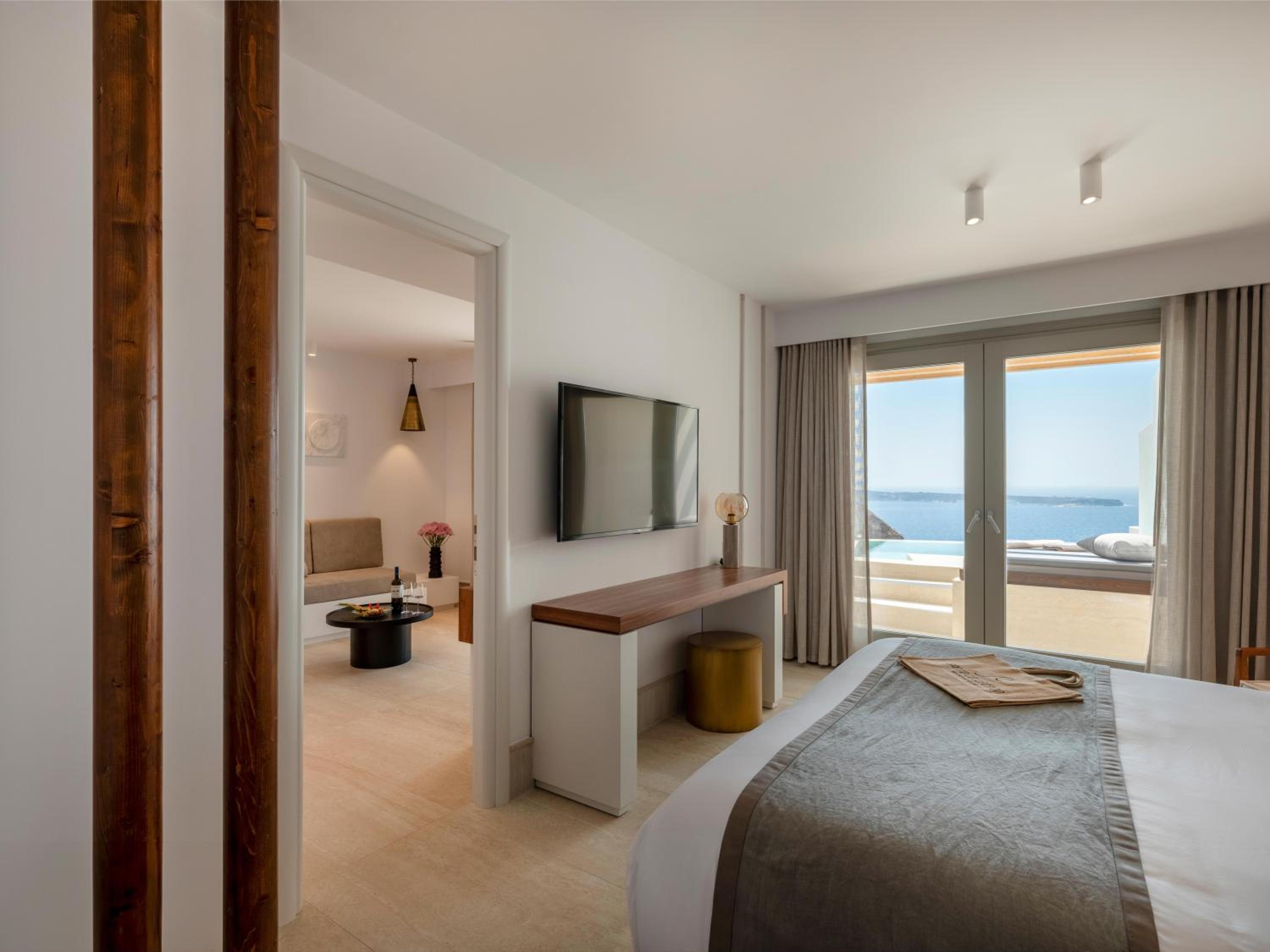 Santo Pure Oia Suites & Villas 35