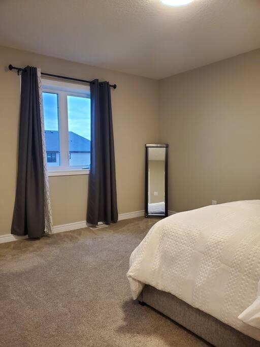 4 BD Family Retreat - Basement not Included