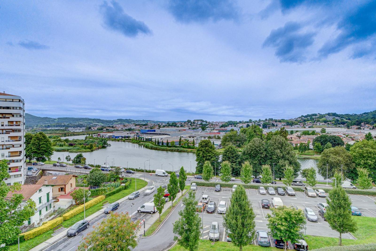 Luminoso ático con terraza, Irún, Parking, 4Pax