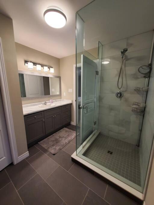 4 BD Family Retreat - Basement not Included