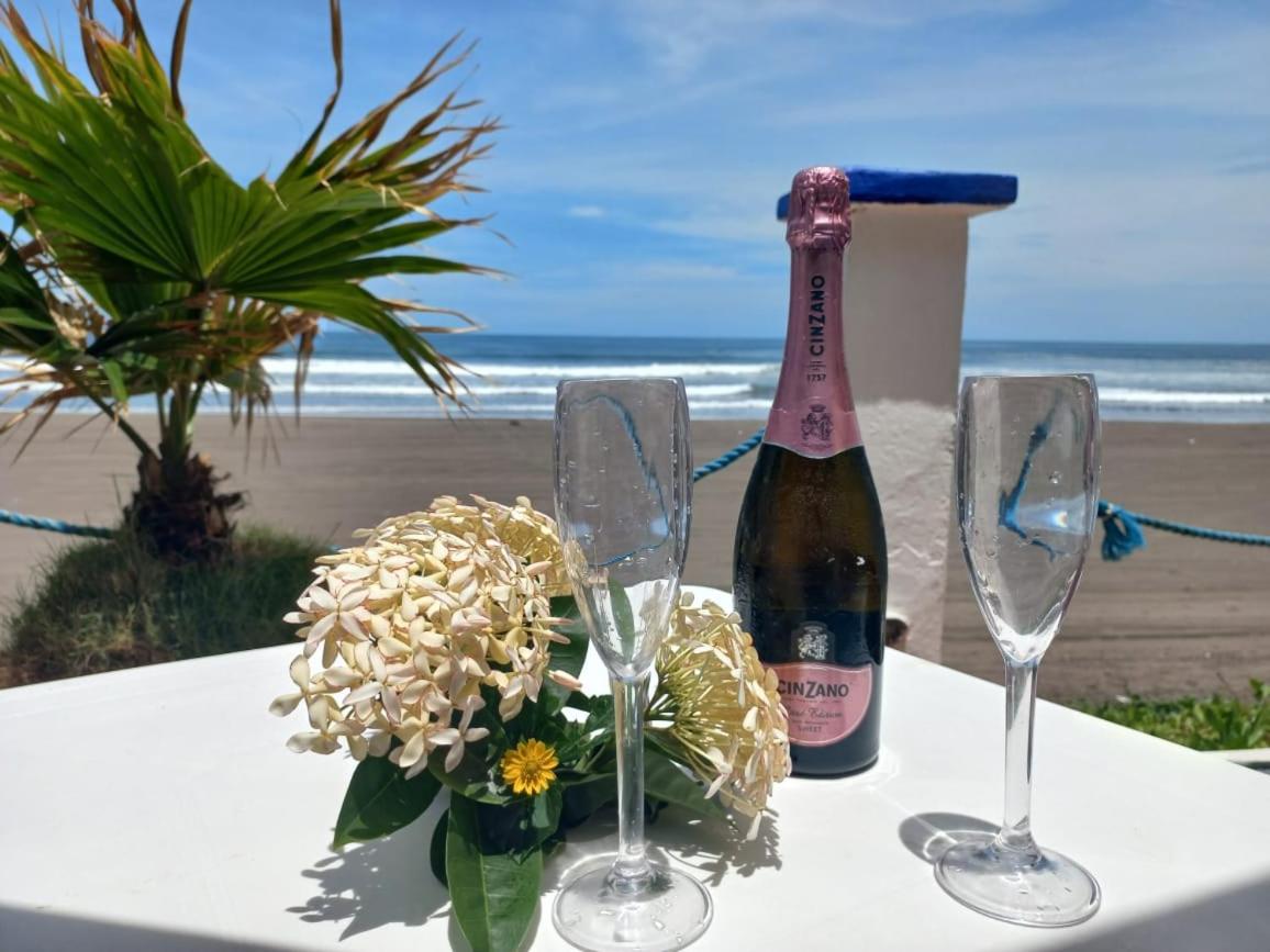 MARDEORO BEACH HOUSE