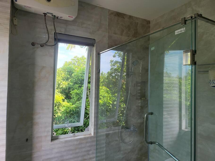 Tranquil Retreat Lux Villa in HungYen Countryside view 4