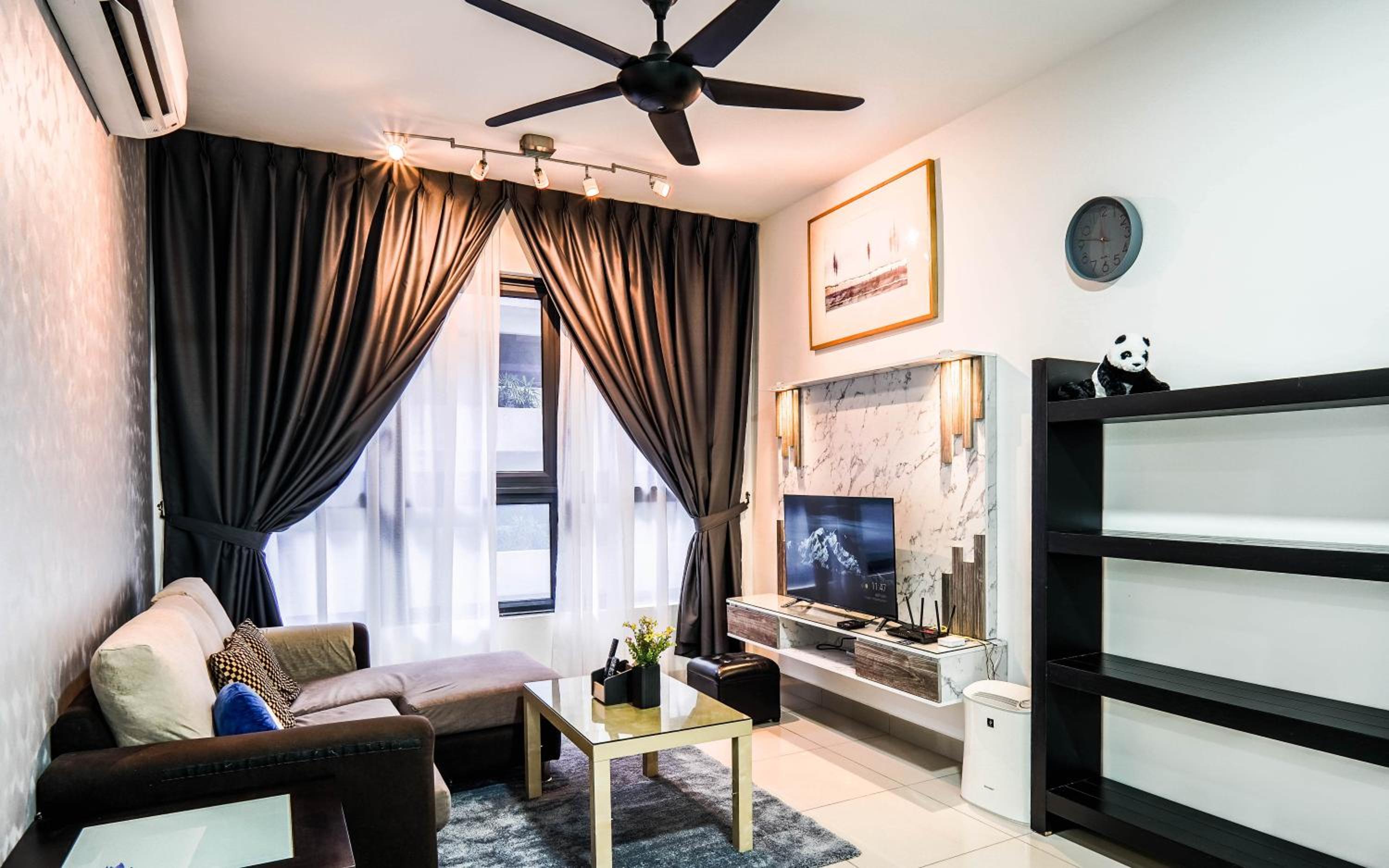 M Vertica KL by Airhost