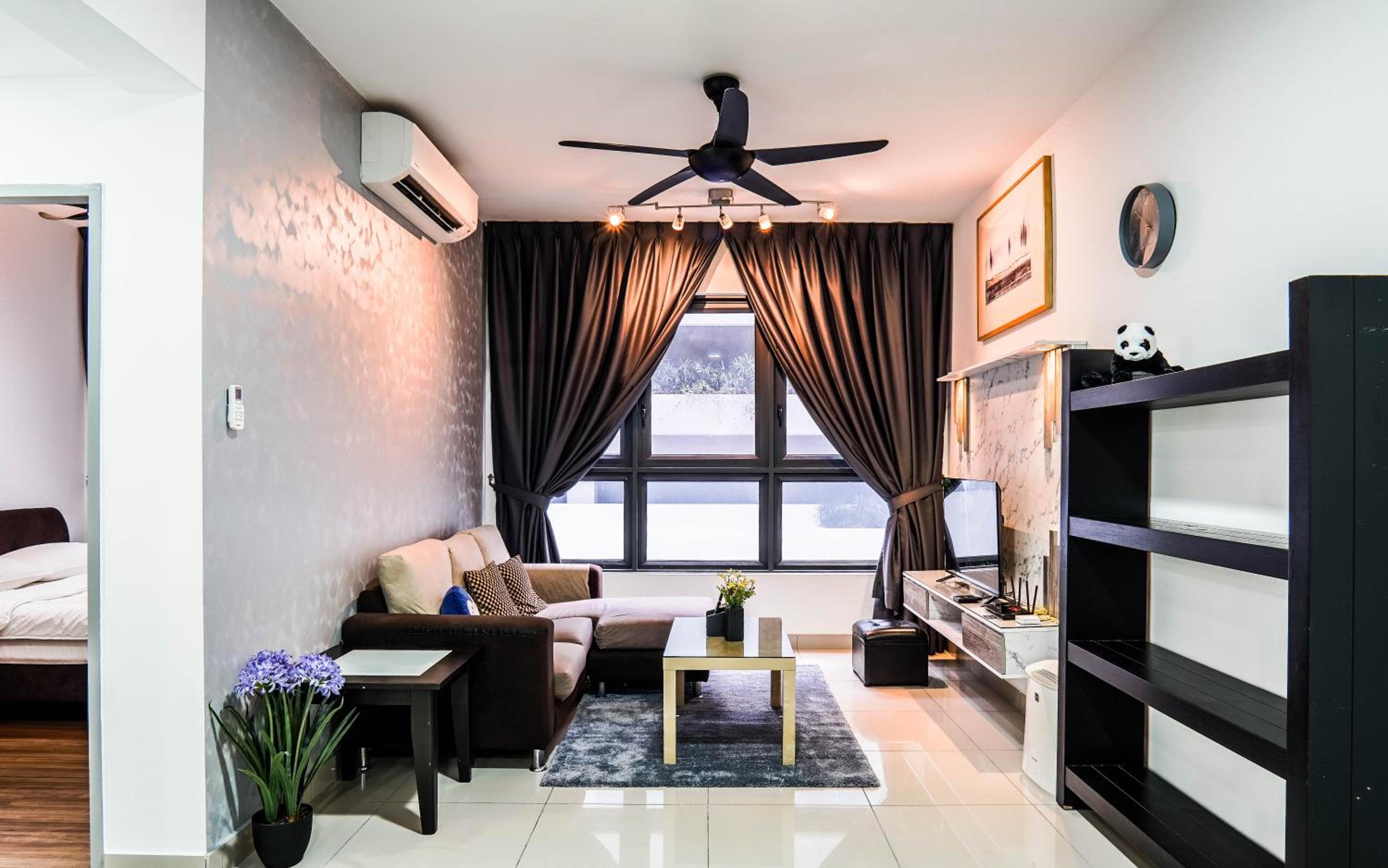 M Vertica KL by Airhost