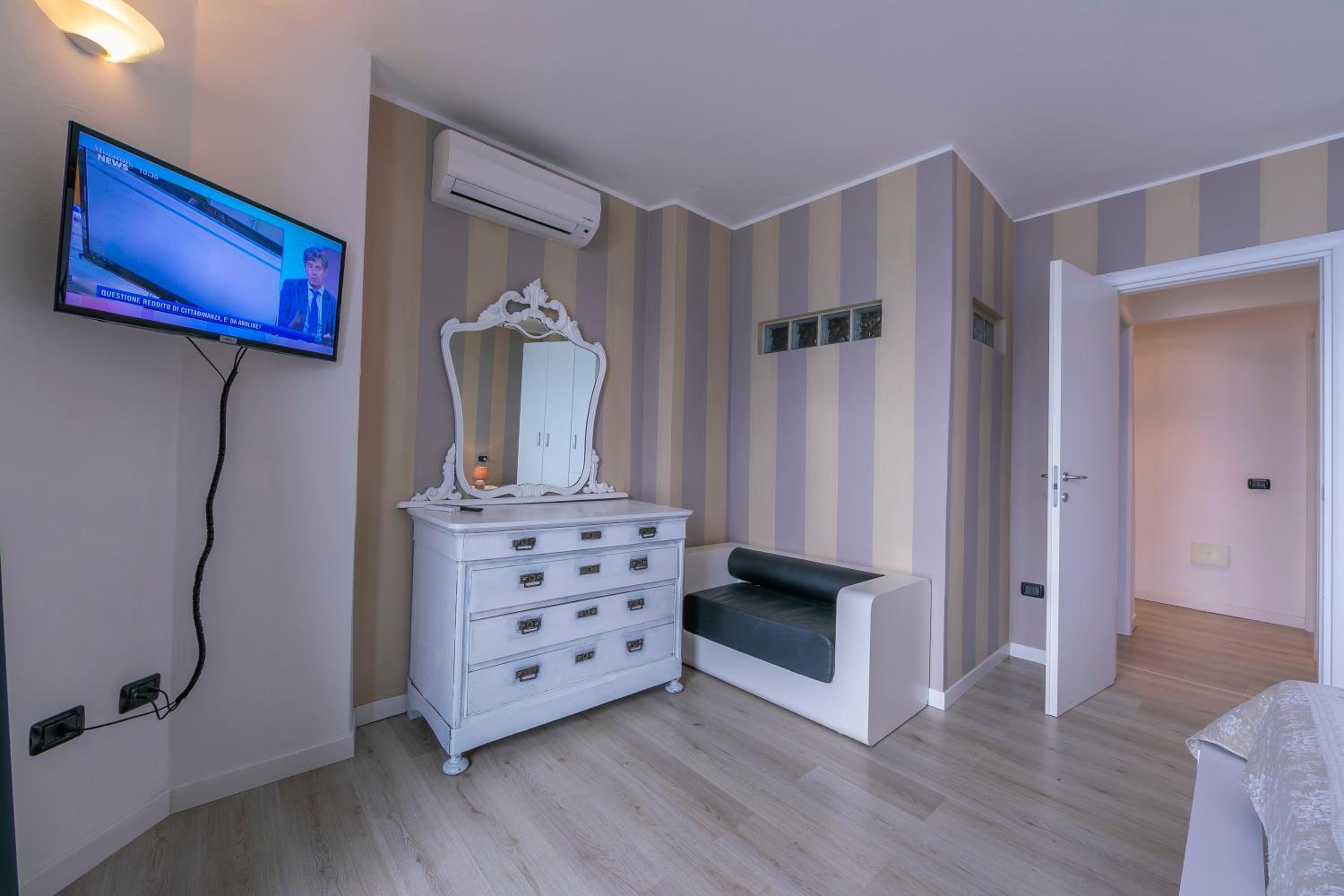 Menaggio Tosca Apartments view 3