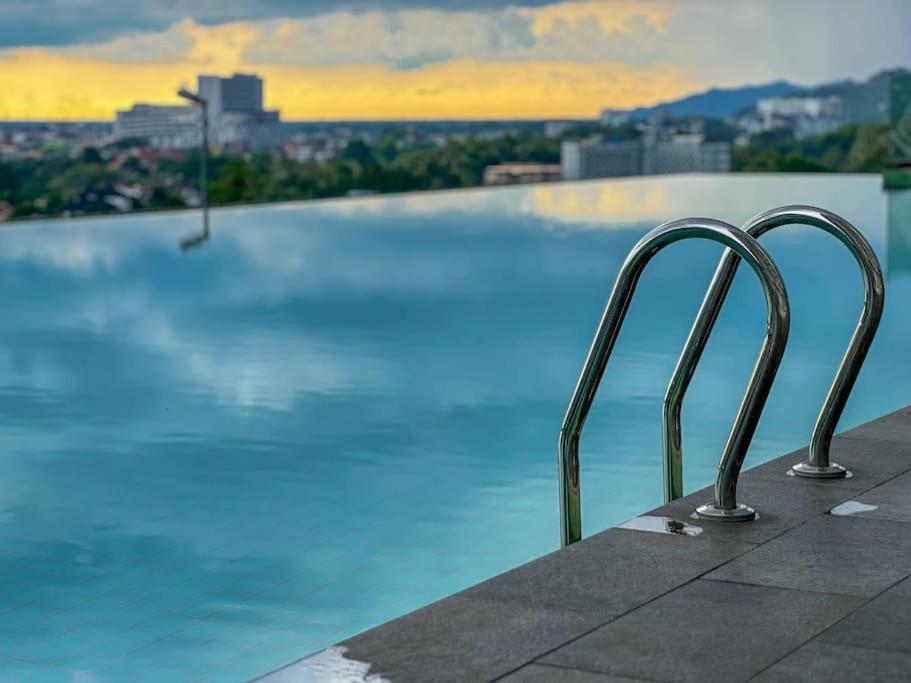 Taiping City View 3BR Condo near Lake Garden with Sunset View & Swimming Pool, Free Netflix WiFi photo 2
