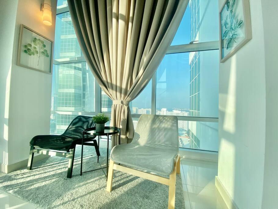 Maritime Suite - 2min drive to Georgetown 18min from airport The English 2BR 2 bathrooms Suites photo 7