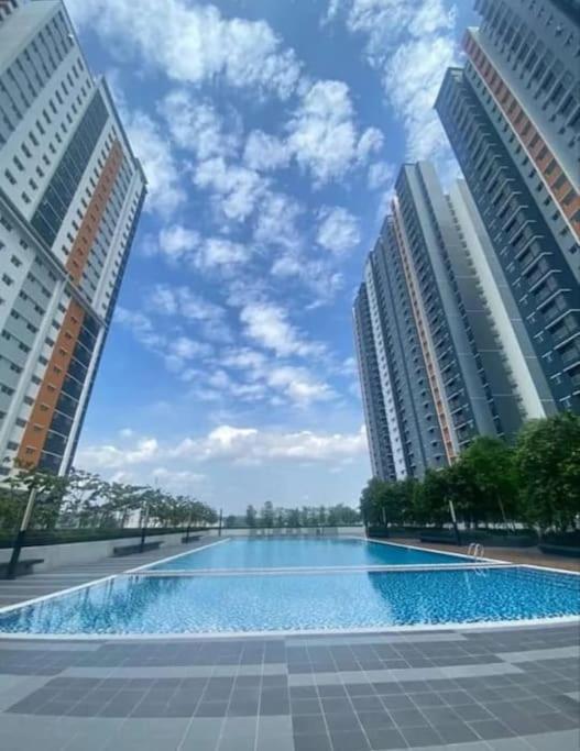 Mamaqarl Homestay near KLIA with Wi-fi and Transport