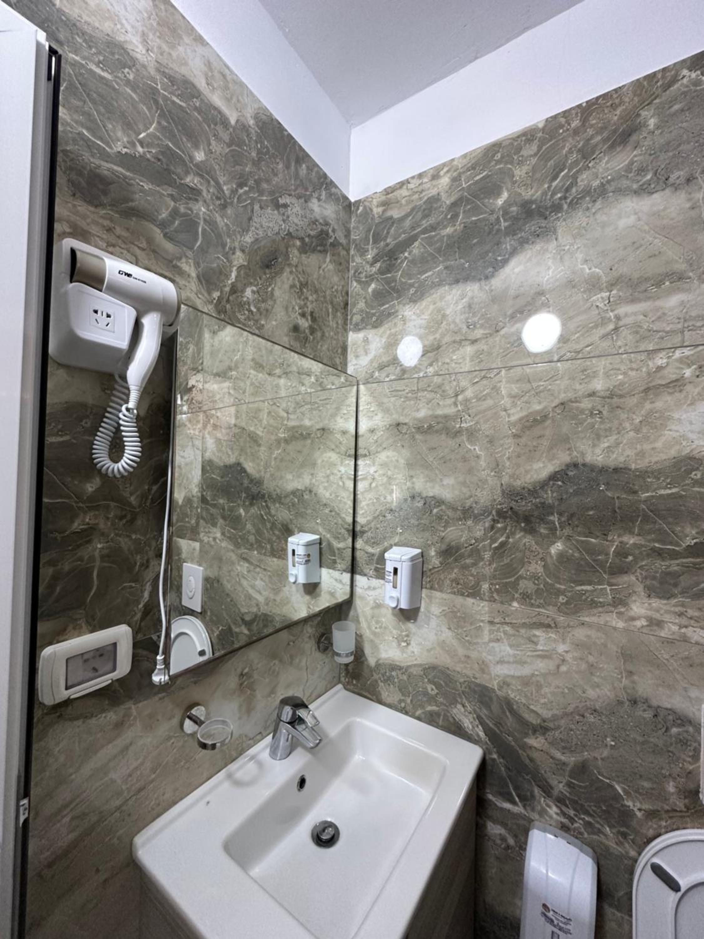 Jona Rooms